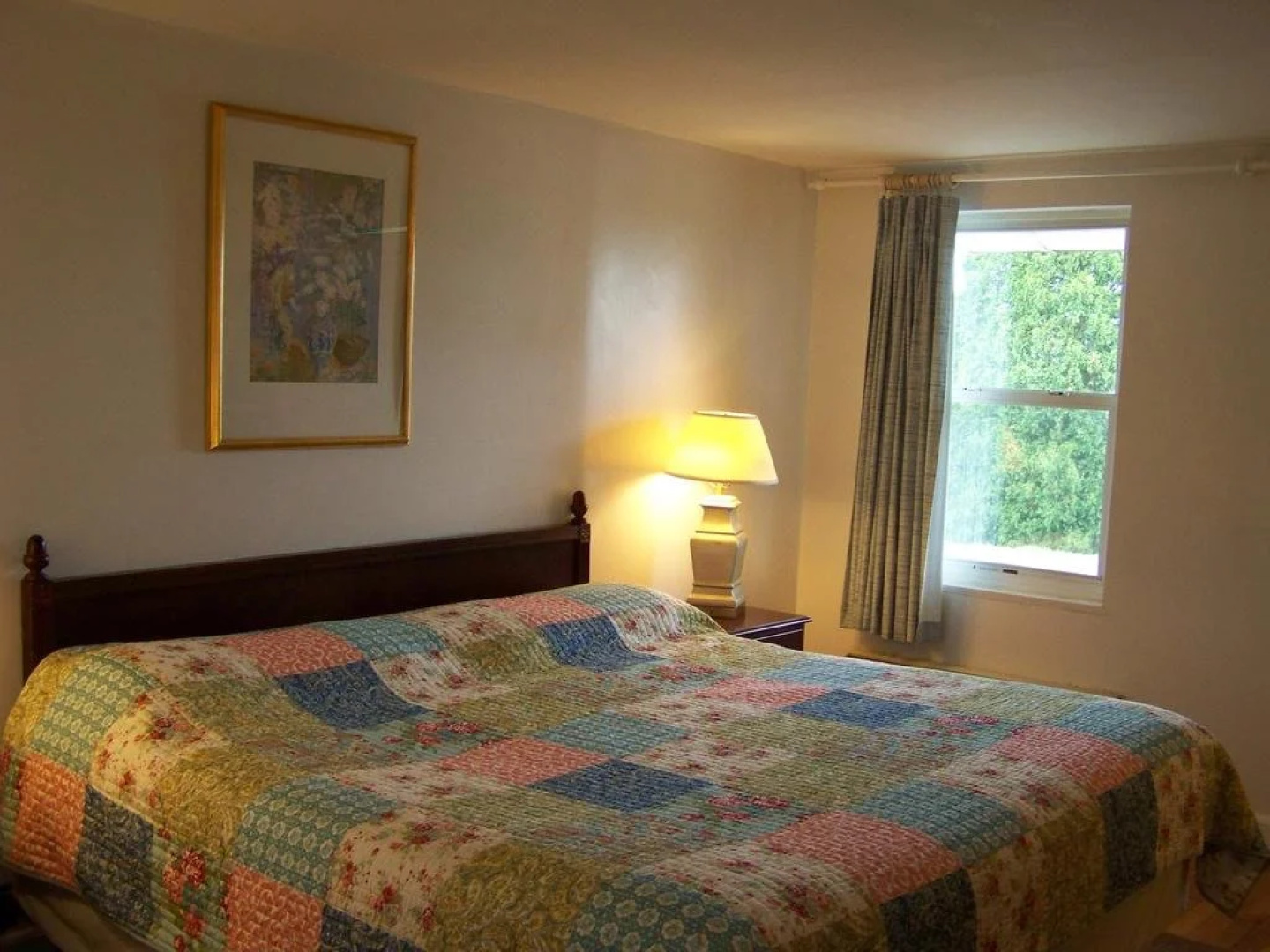 Golden Knight Inn and Suites
