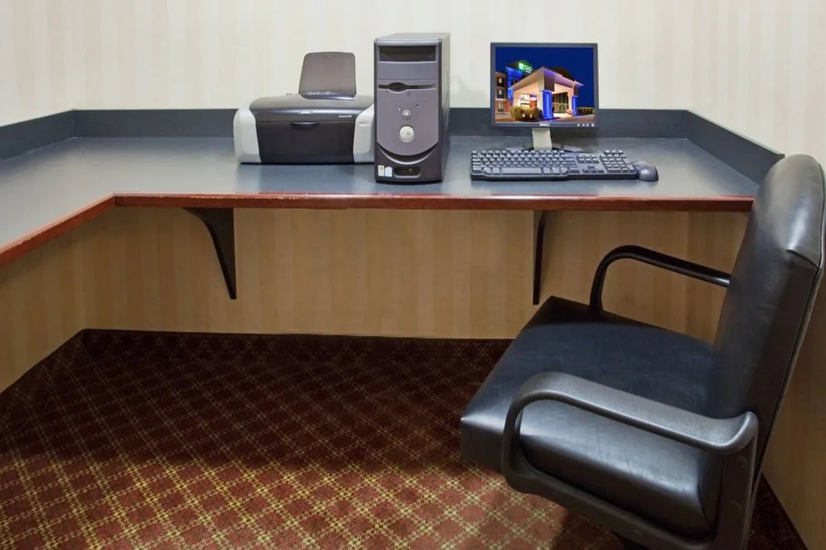 Holiday Inn Exp Suites Hazleton I-80