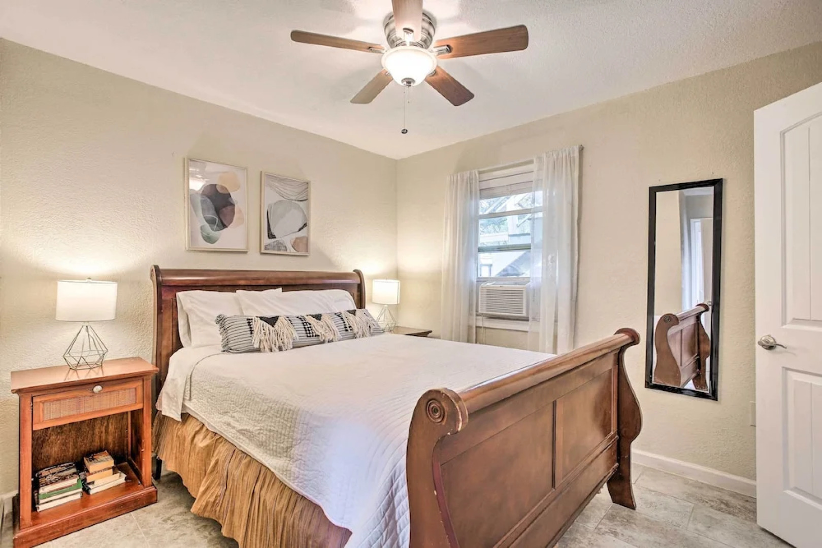 Walk to Coast: Galveston Bay Retreat w/ Grill