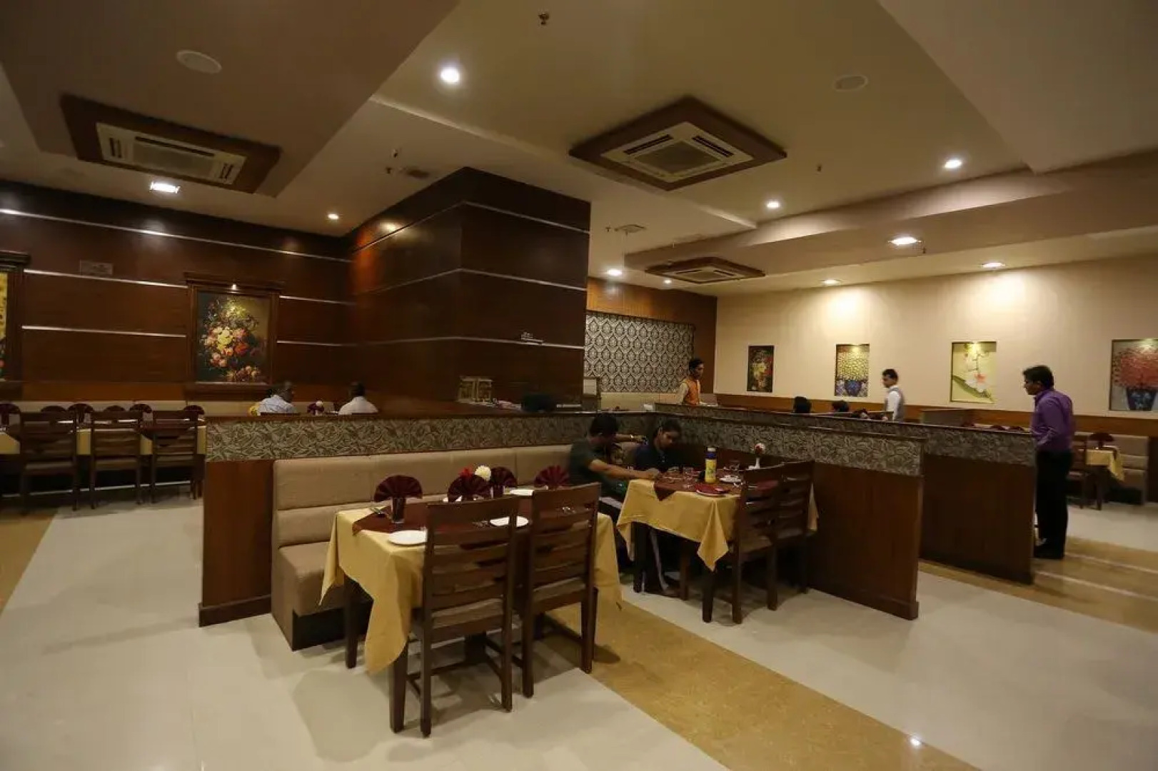 Hotel Paras Inn by Treebo Hotels