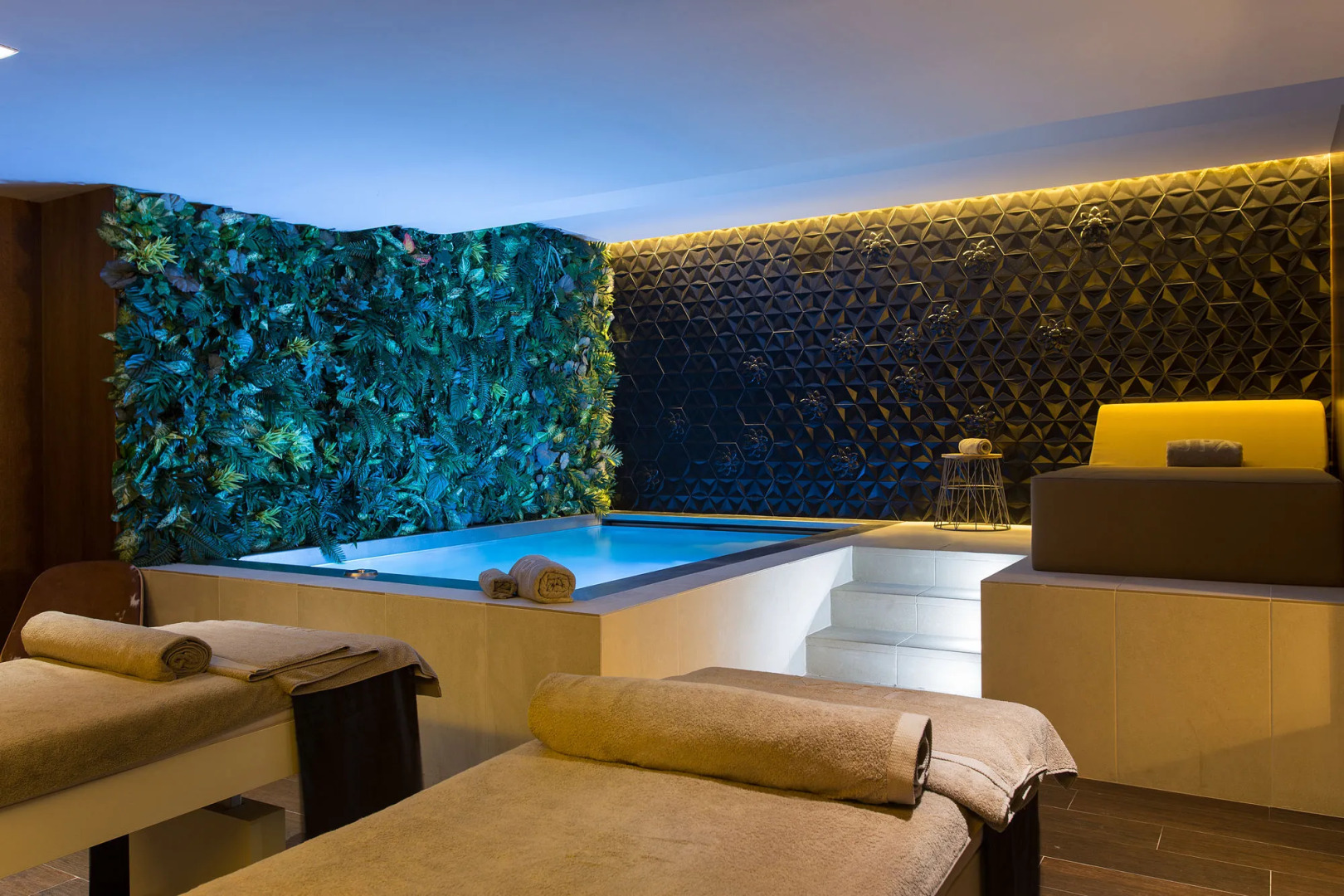 The Oasis by Don Carlos Resort