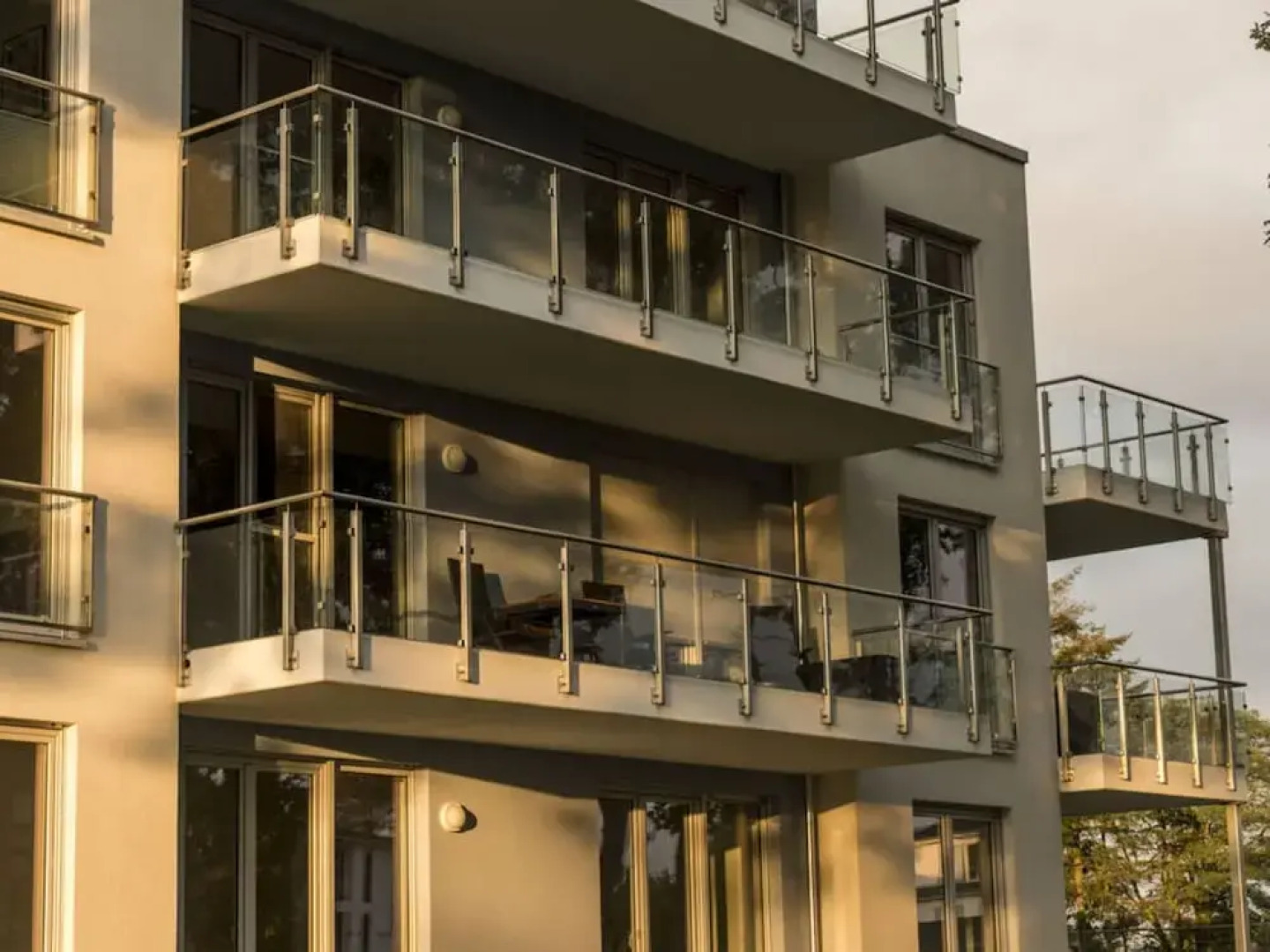 Time out on the Lagoon Modern Retreat