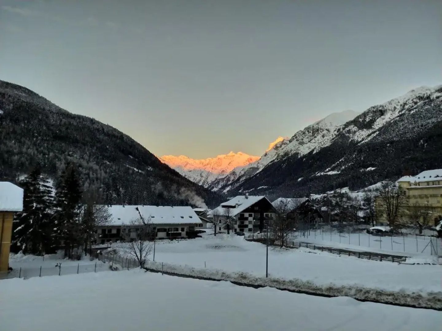 Apartments Ban Guggugg