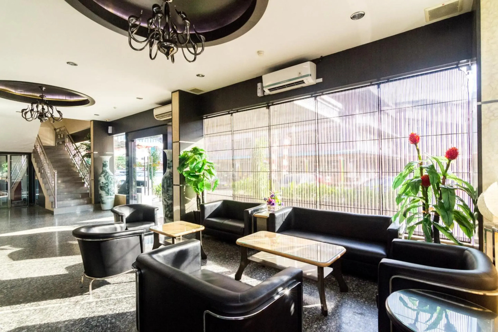 Lovina Inn Nagoya Batam