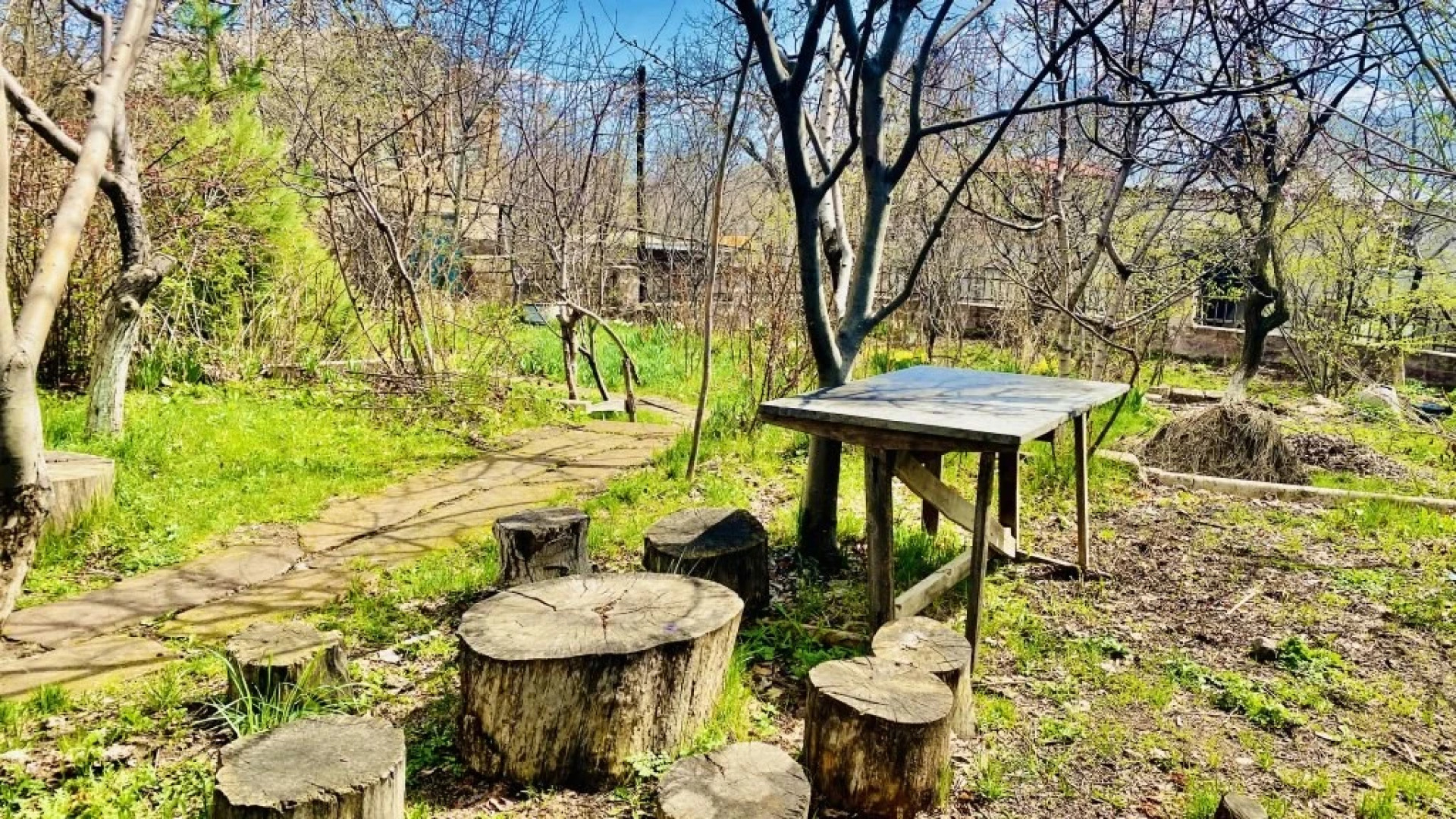 Tonatsuyts Guest House