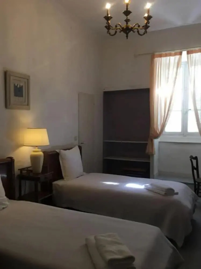 Le Château D'Estrac