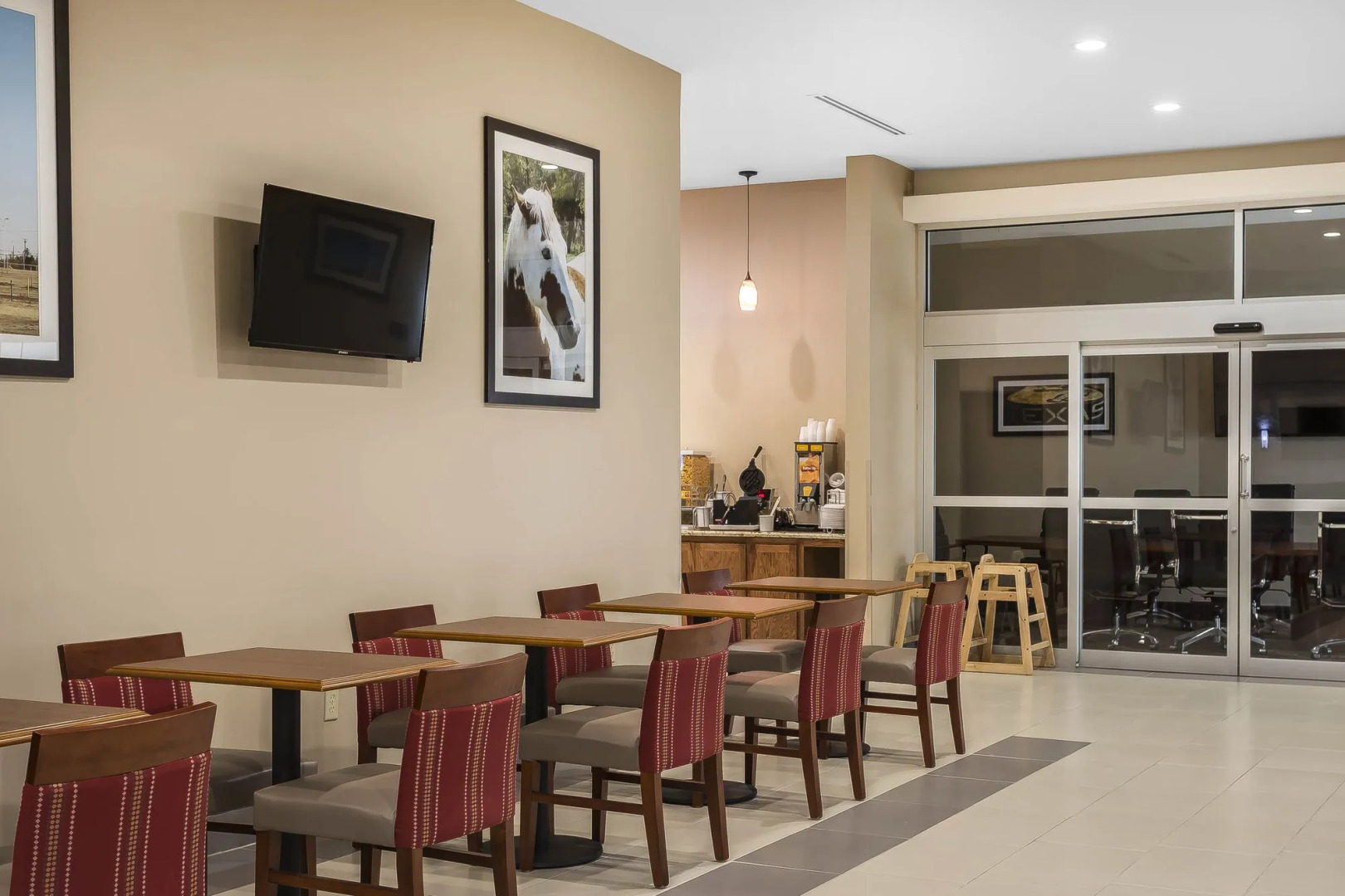 Comfort Suites University