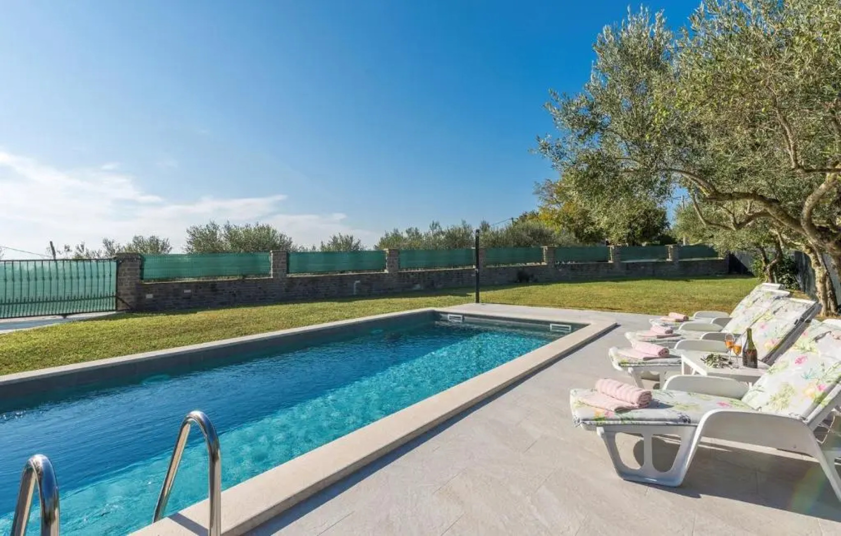 Terre Bianche with Private Pool and Whirlpool