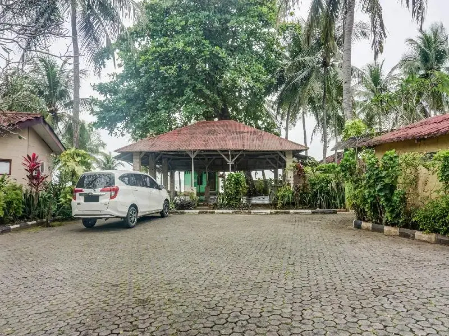 OYO 91218 Villa Karang Sono