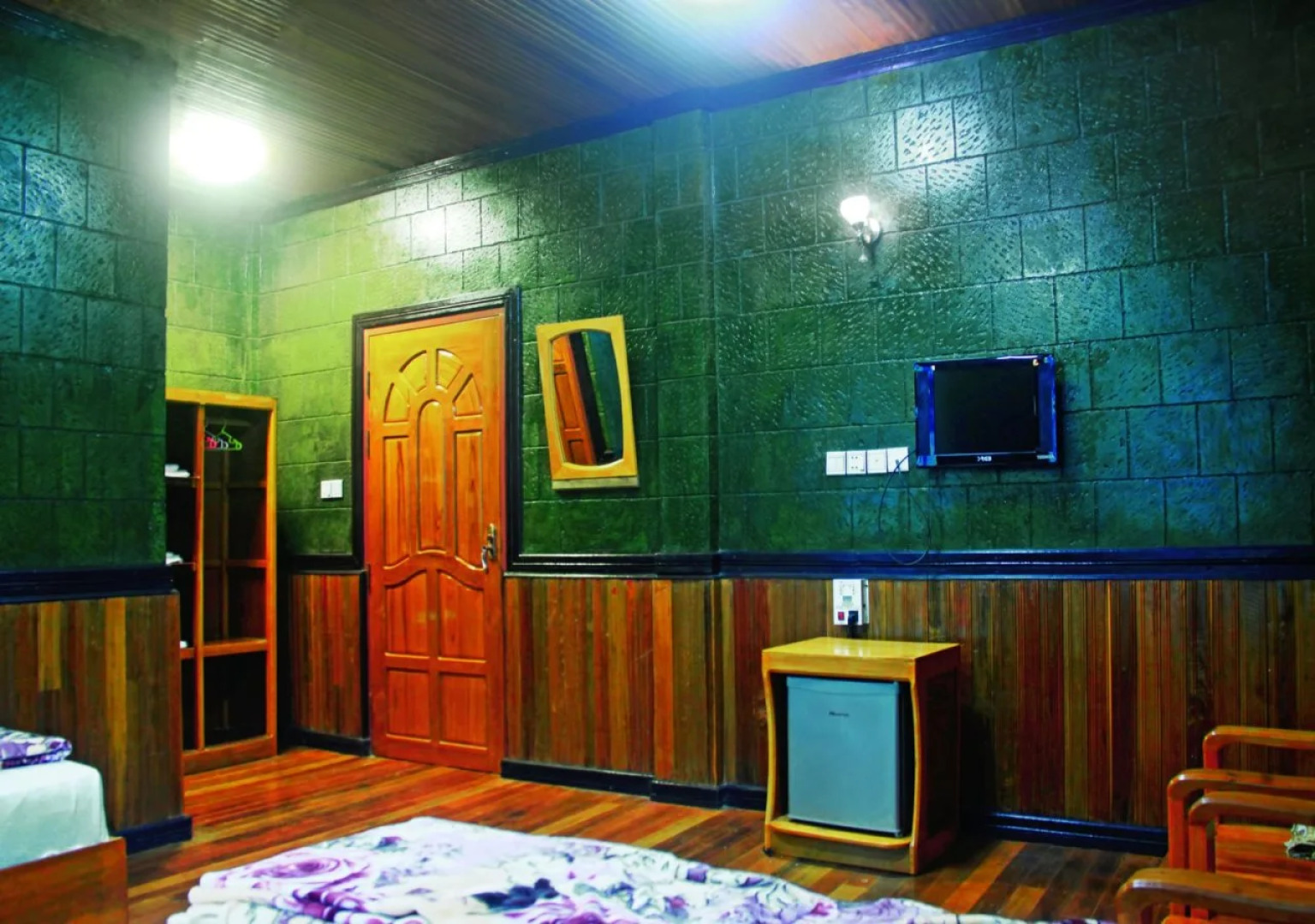 Golden Mrauk U Guest House