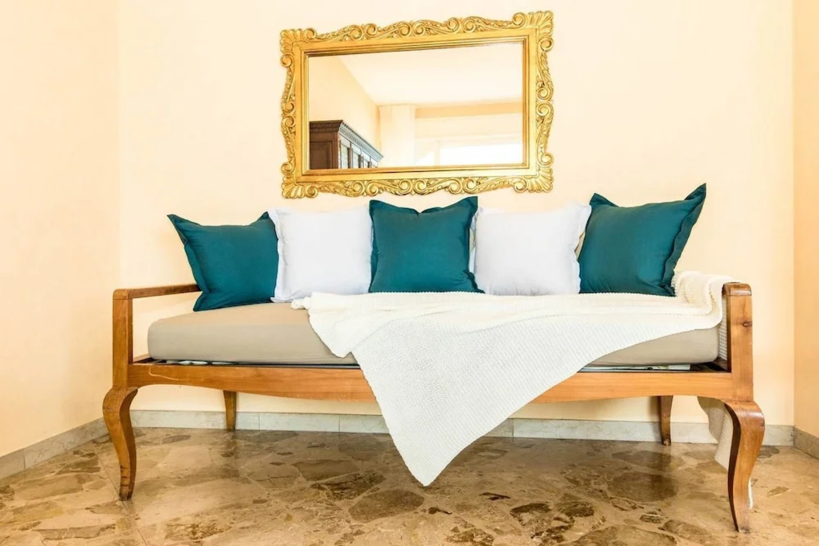 ALTIDO Blevio Secret Garden