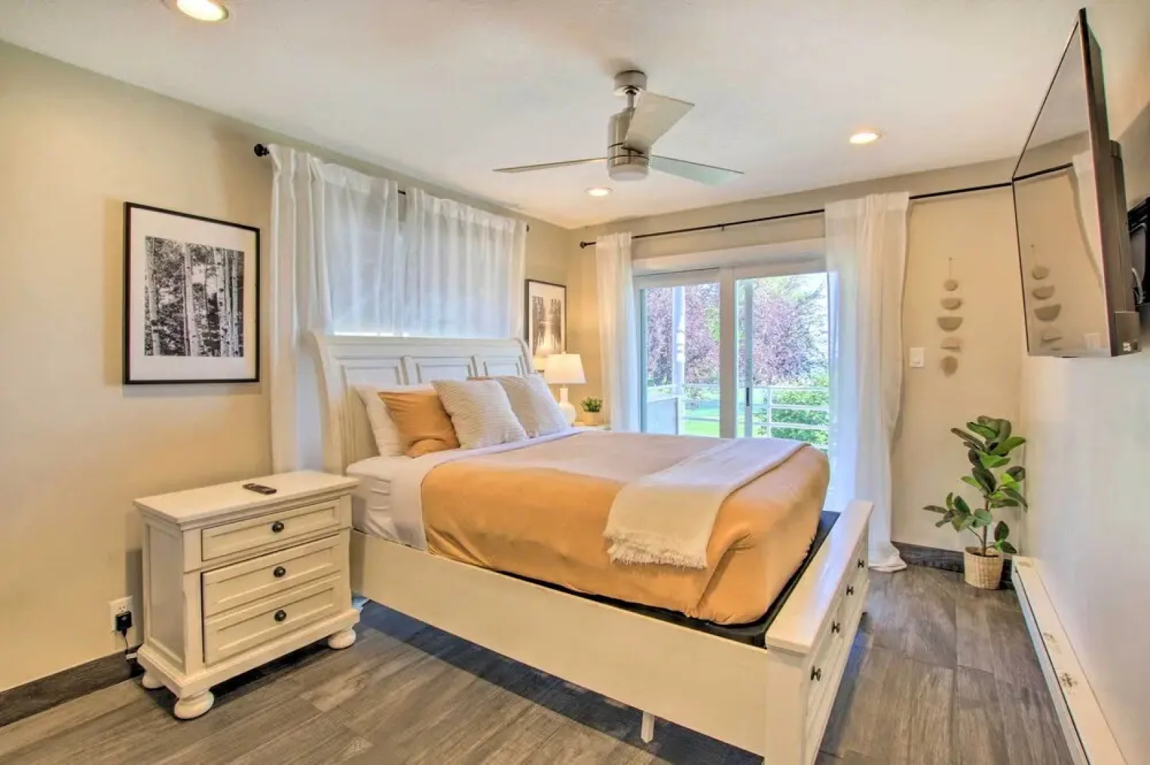 Stunning Waterfront Retreat in Garden City!