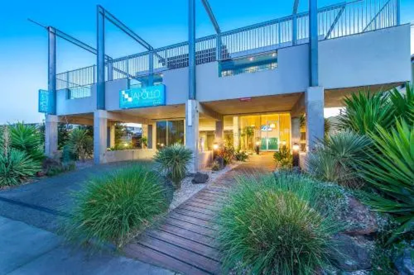 APOLLO 13 PENTHOUSE - free wifi & huge terrace!