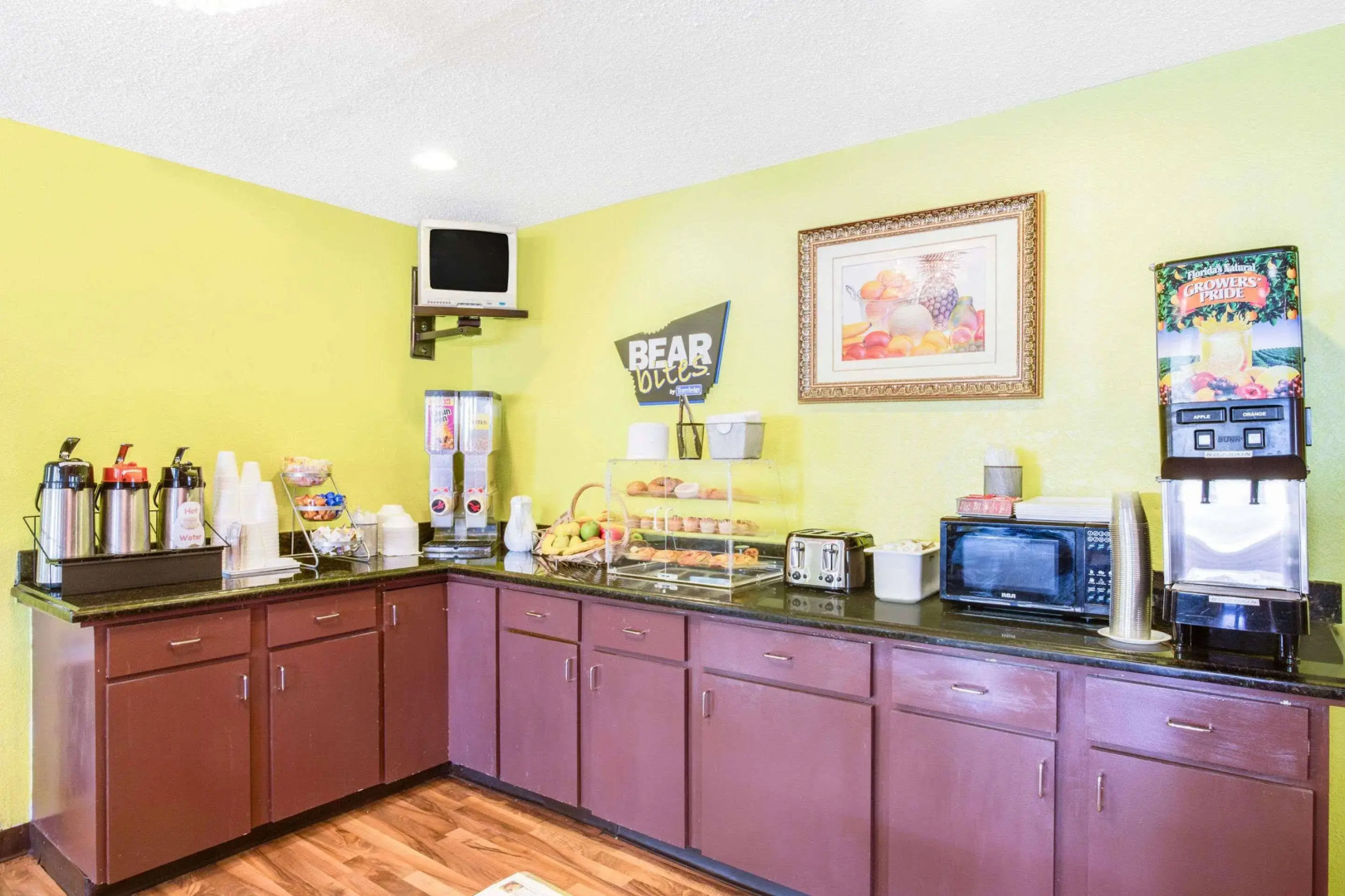 Travelodge by Wyndham Parkersburg