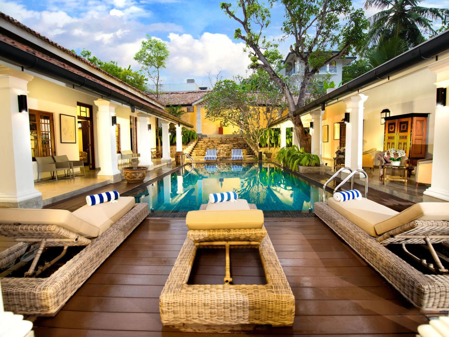 D Pavilion Boutique Hotel