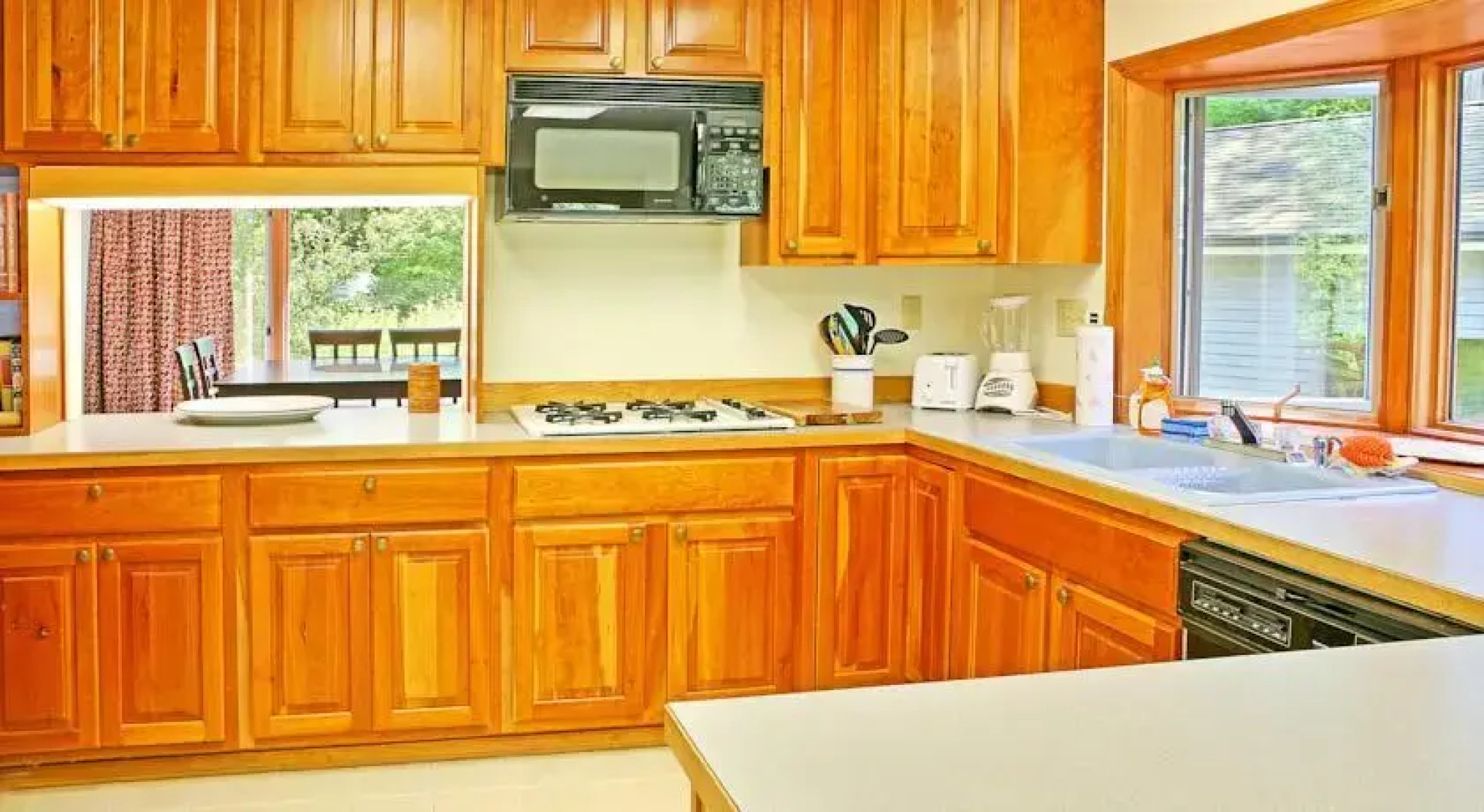 Alteros Waterfront Retreat