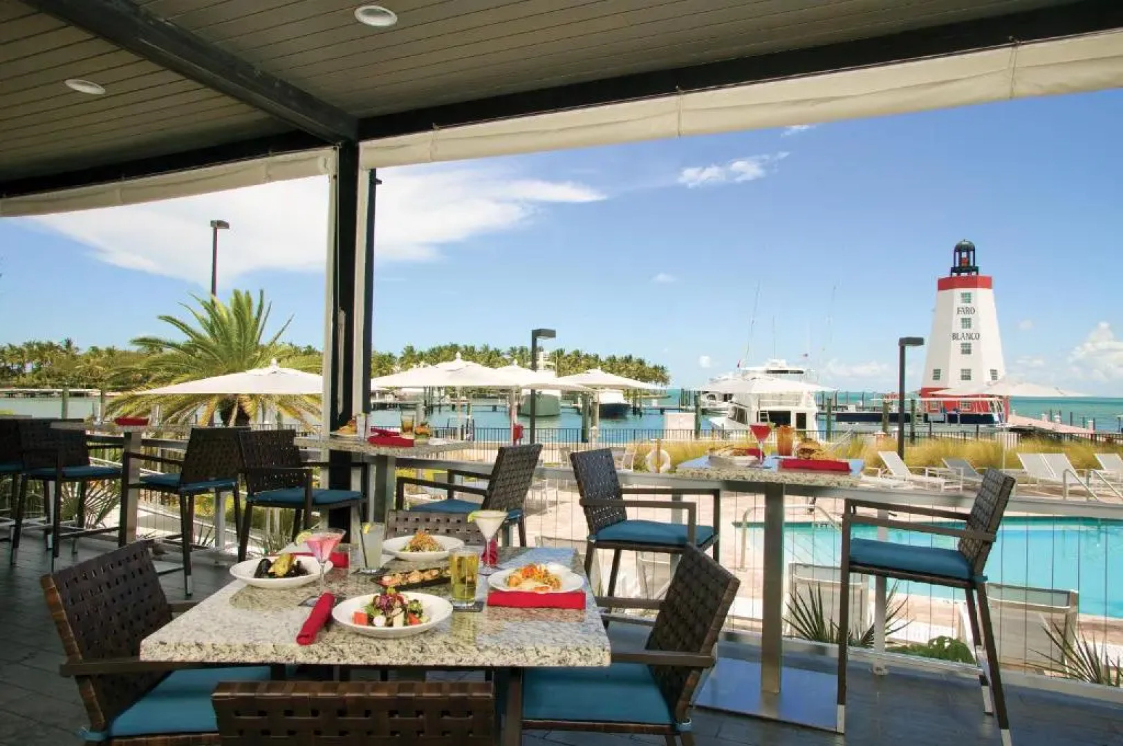 Faro Blanco Resort & Yacht Club Marathon, Curio by Hilton