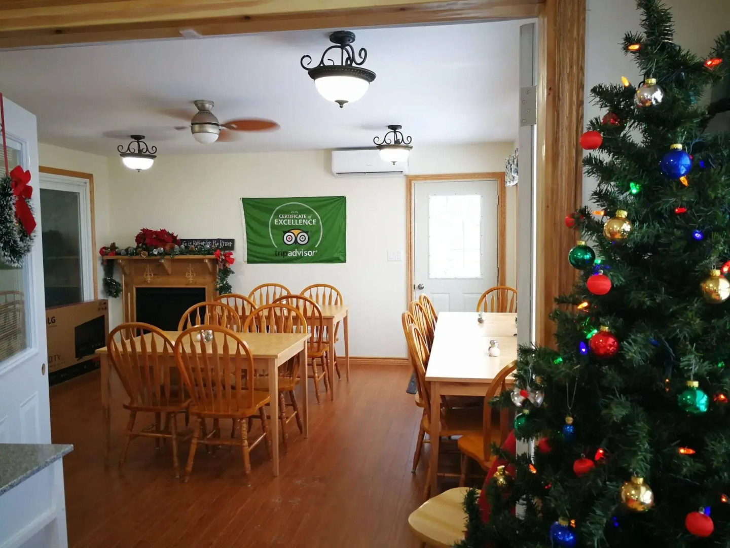 Dewar's Inn on the River