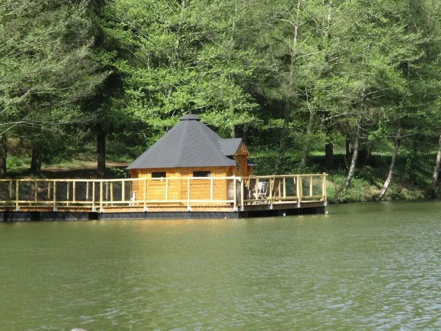 Les Cabanes de la ferme du Duzou