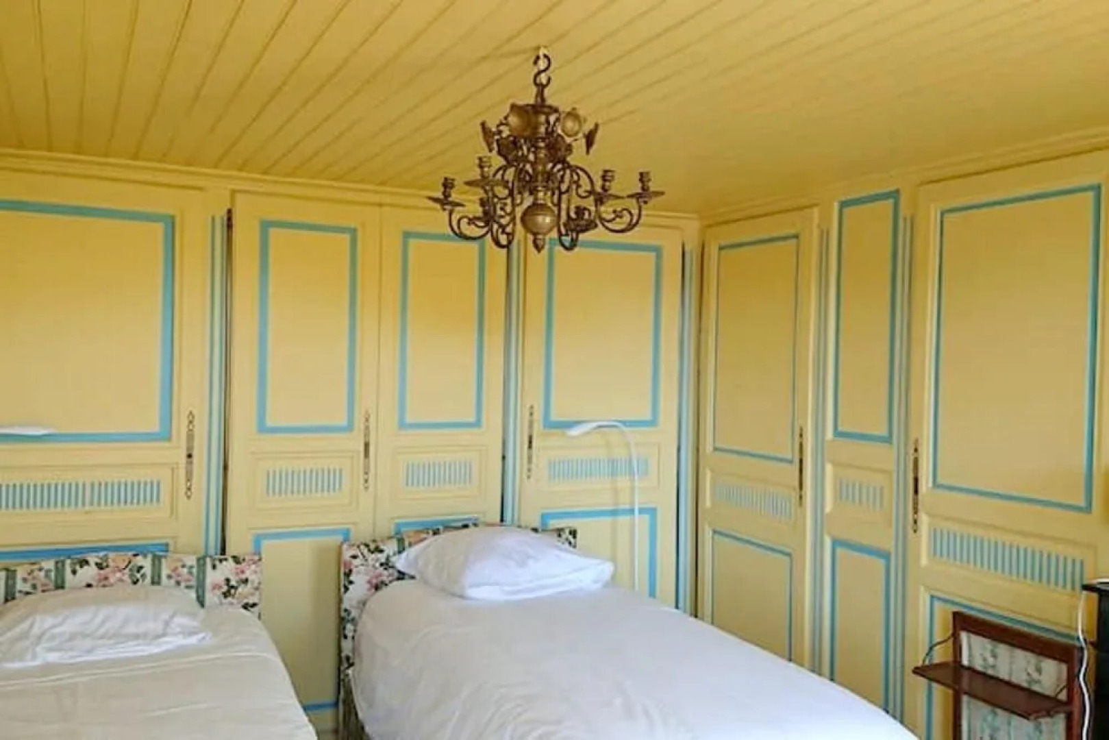 House With 3 Bedrooms in Arveyres, With Enclosed Garden and Wifi