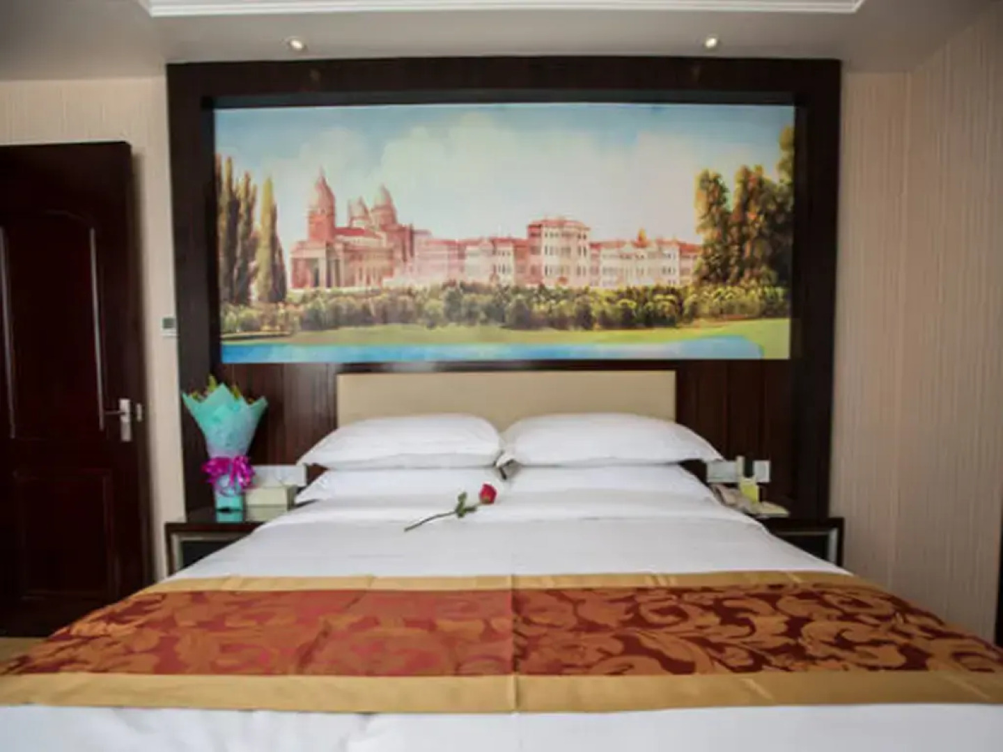 Vienna International Hotel (Zhumadian Huayuan Xuefu)