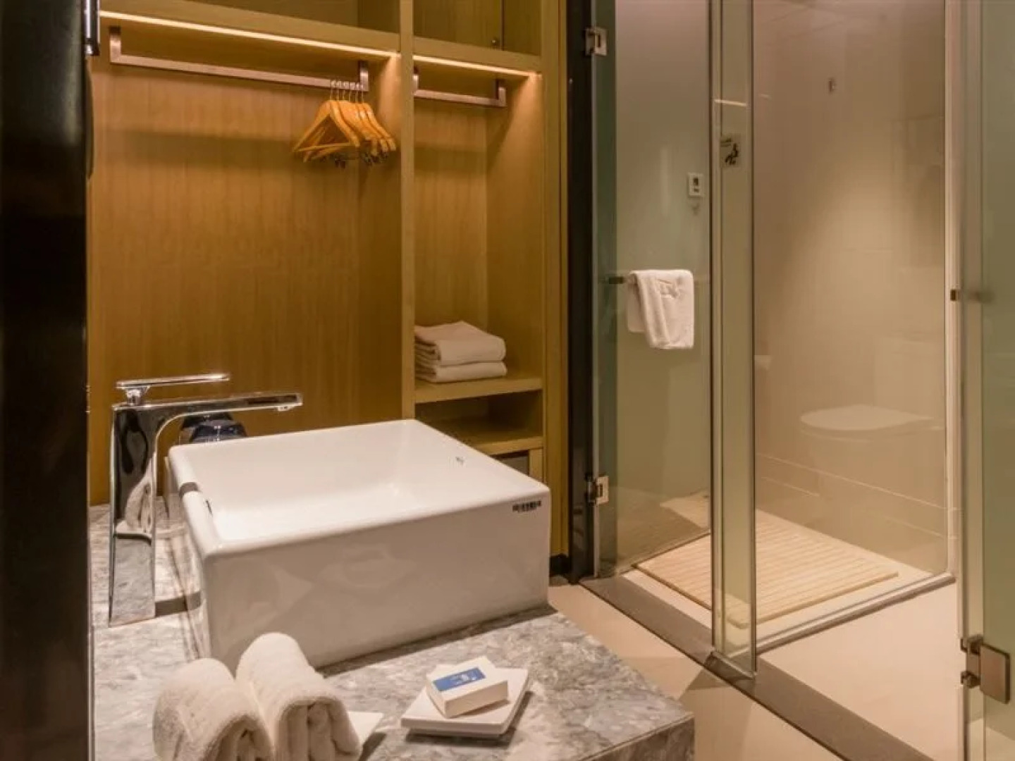 Echarm Hotel (Nanning Jiangnan Wanda Plaza Baisha Avenue)