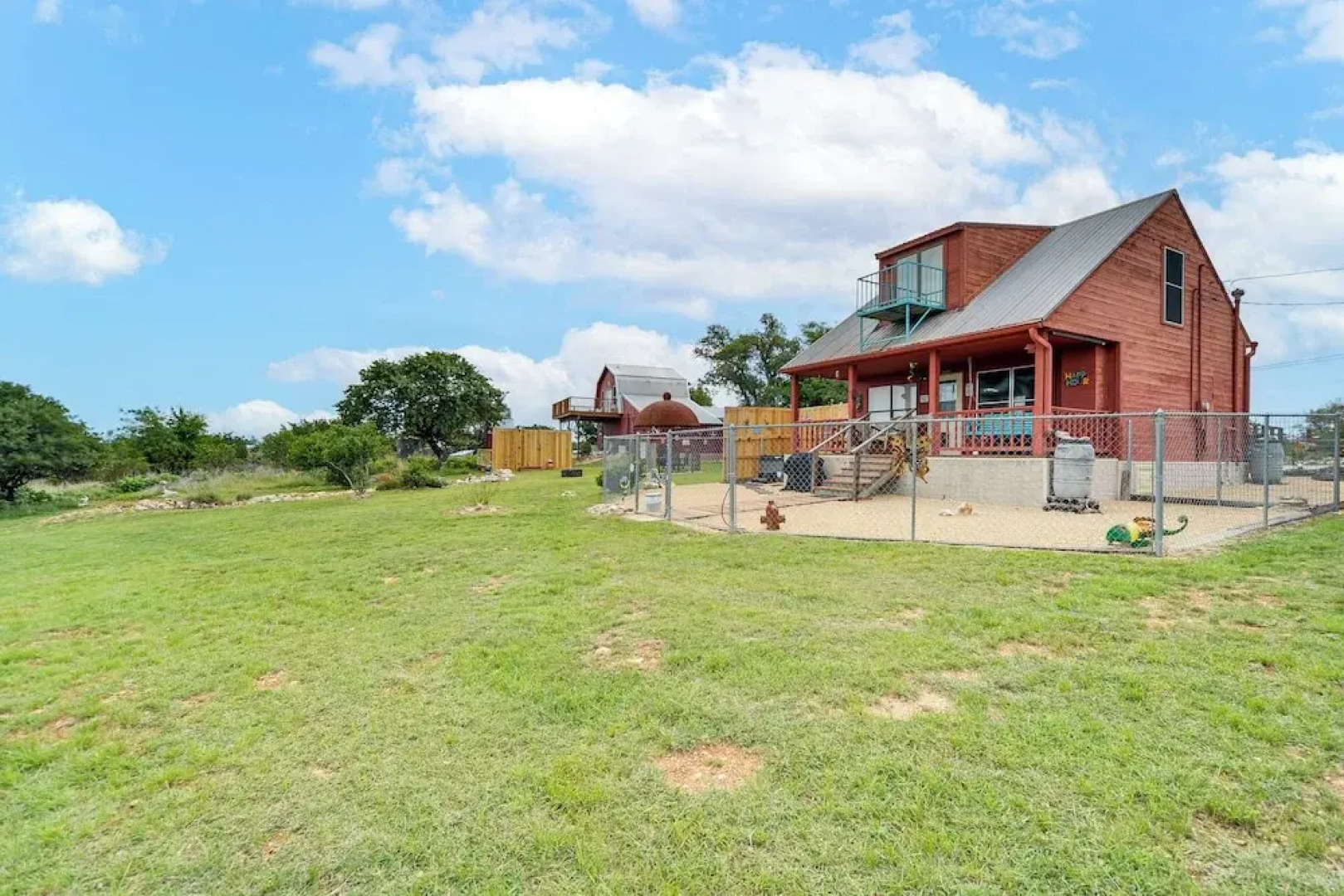 Pet-friendly Fredericksburg Cabin w/ Hot Tub!