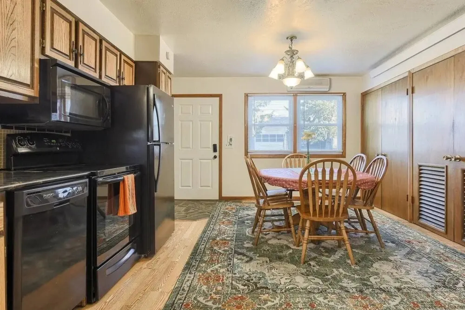 Downtown Charm: Ideal Retreat Near Main Street 3 Bedroom Home by RedAwning