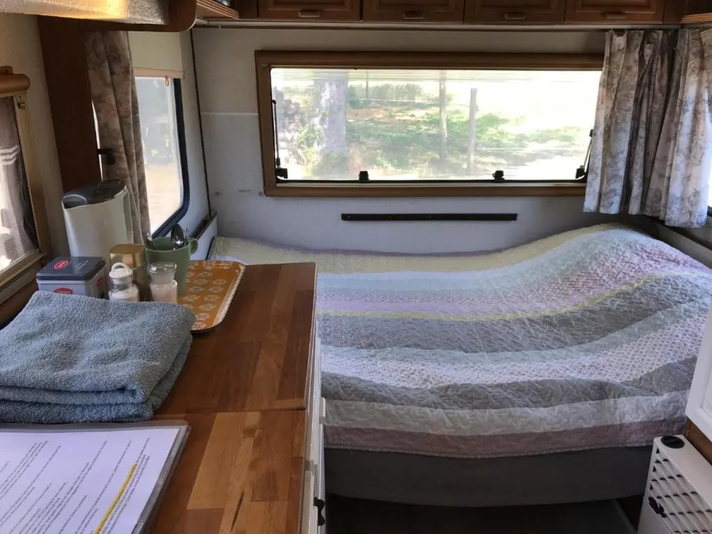 SIMPLE LIVING - Beds 190 cm - Dogs welcome on request - CARAVAN - COSY FARM BnB