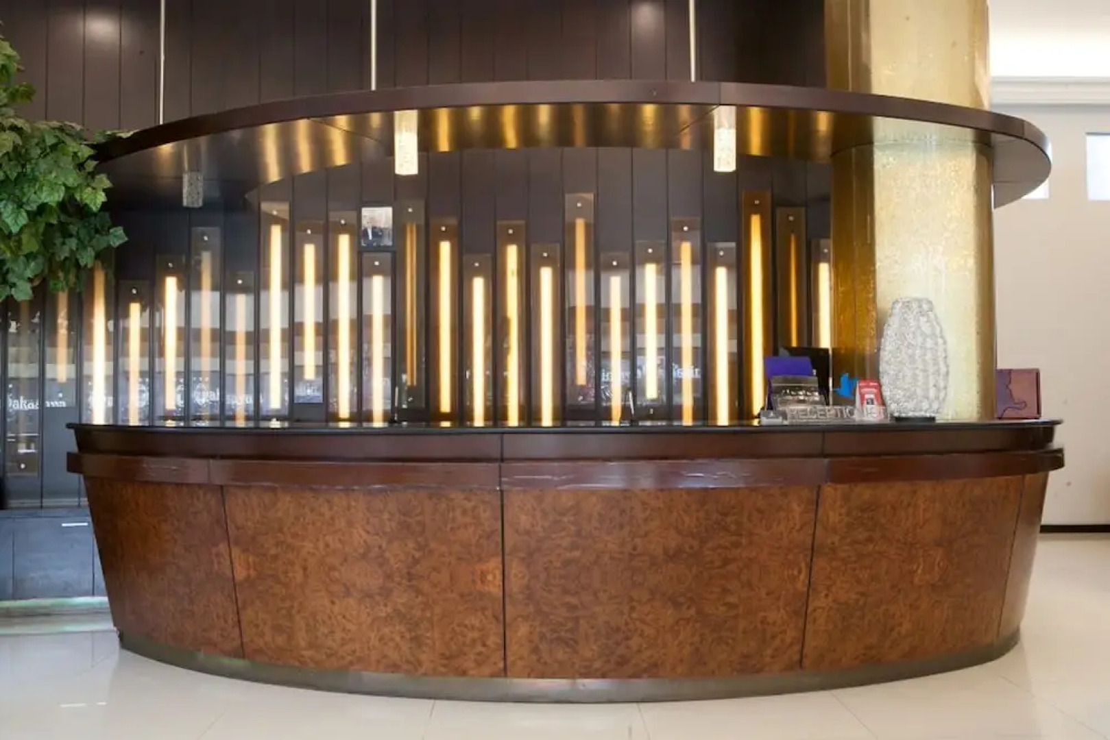 RedDoorz Plus near Floating Market Lembang