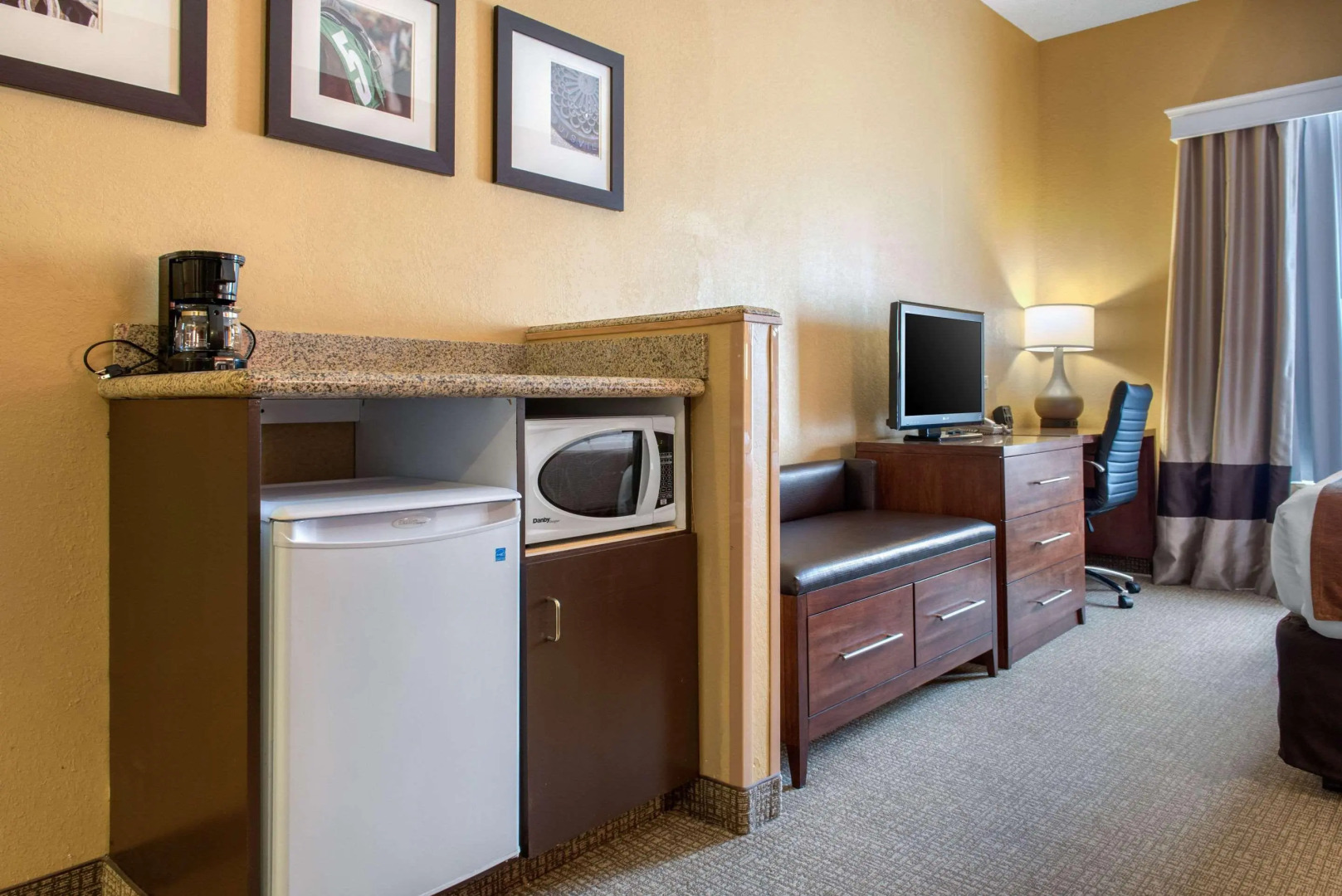 Comfort Suites Louisville Airport