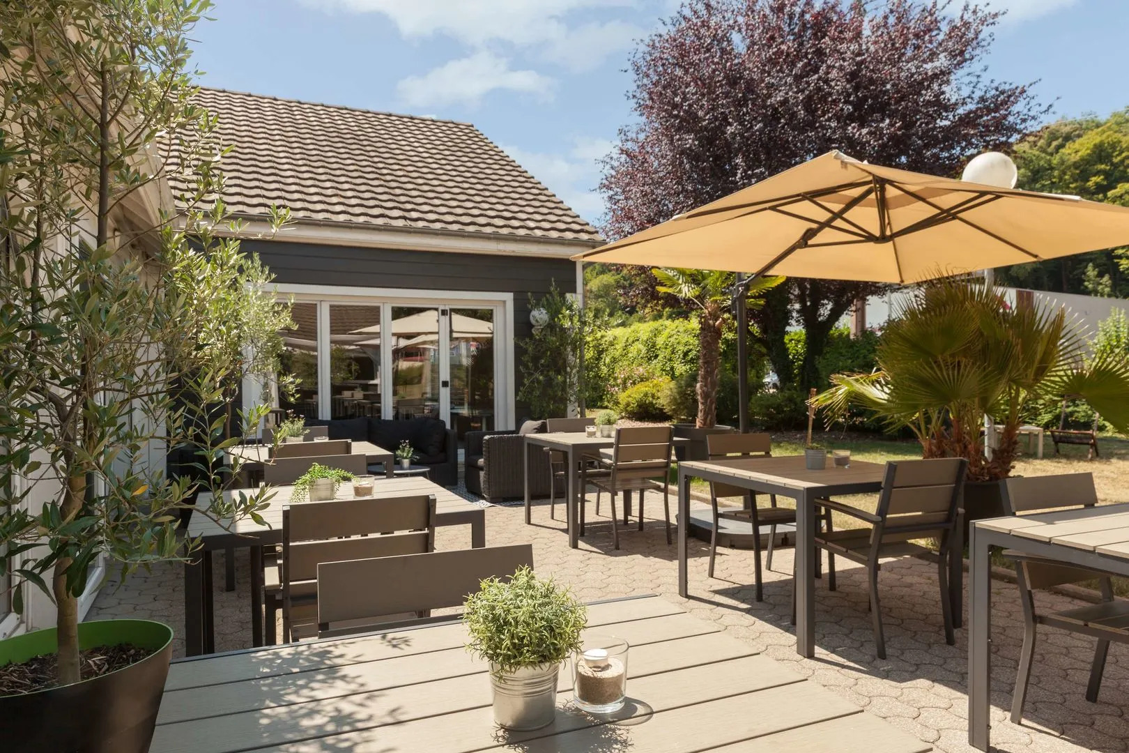 The Originals City, Hôtel Le Louisiane