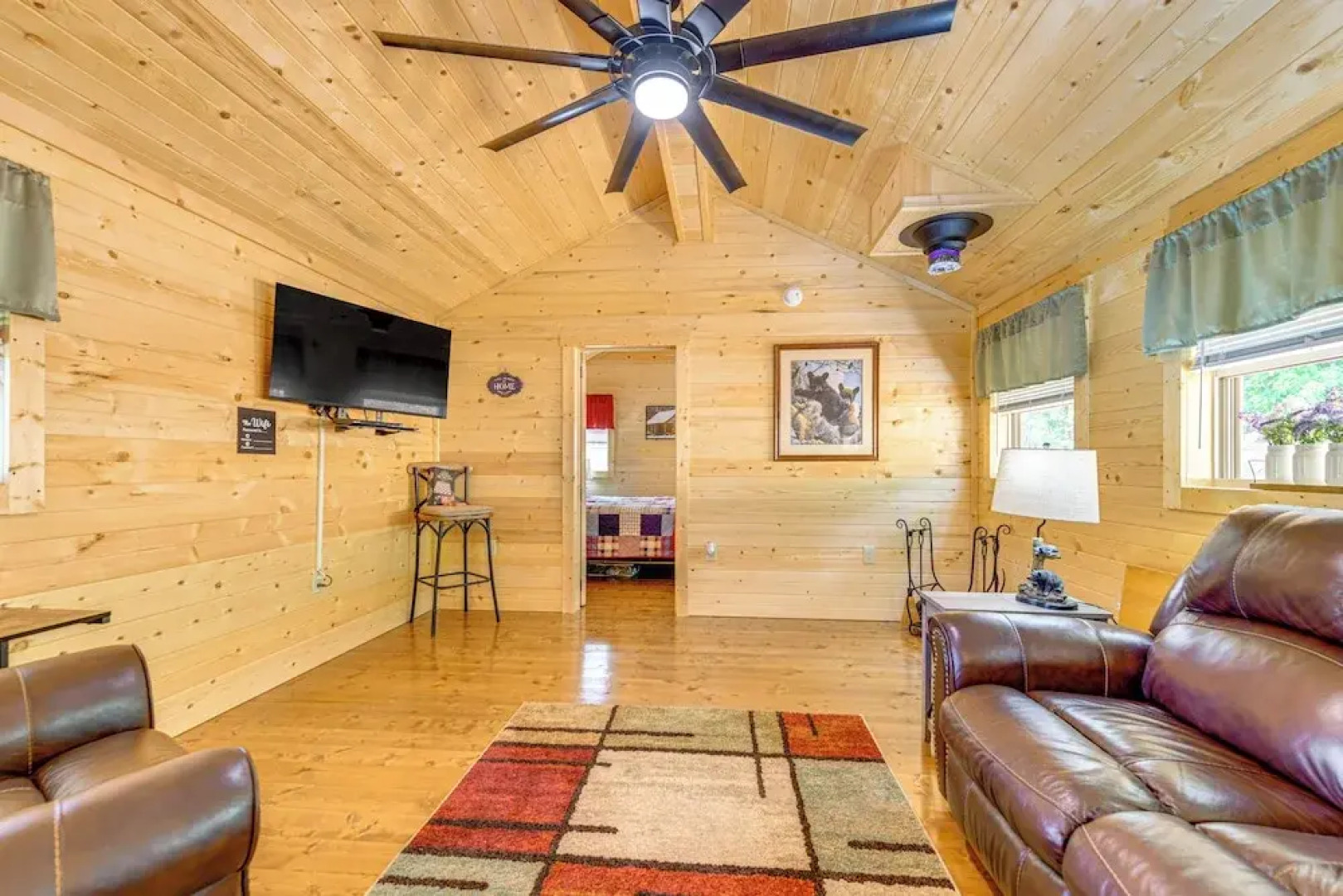 11 Mi to Smoky Mtns: Dog-friendly Sevierville Home