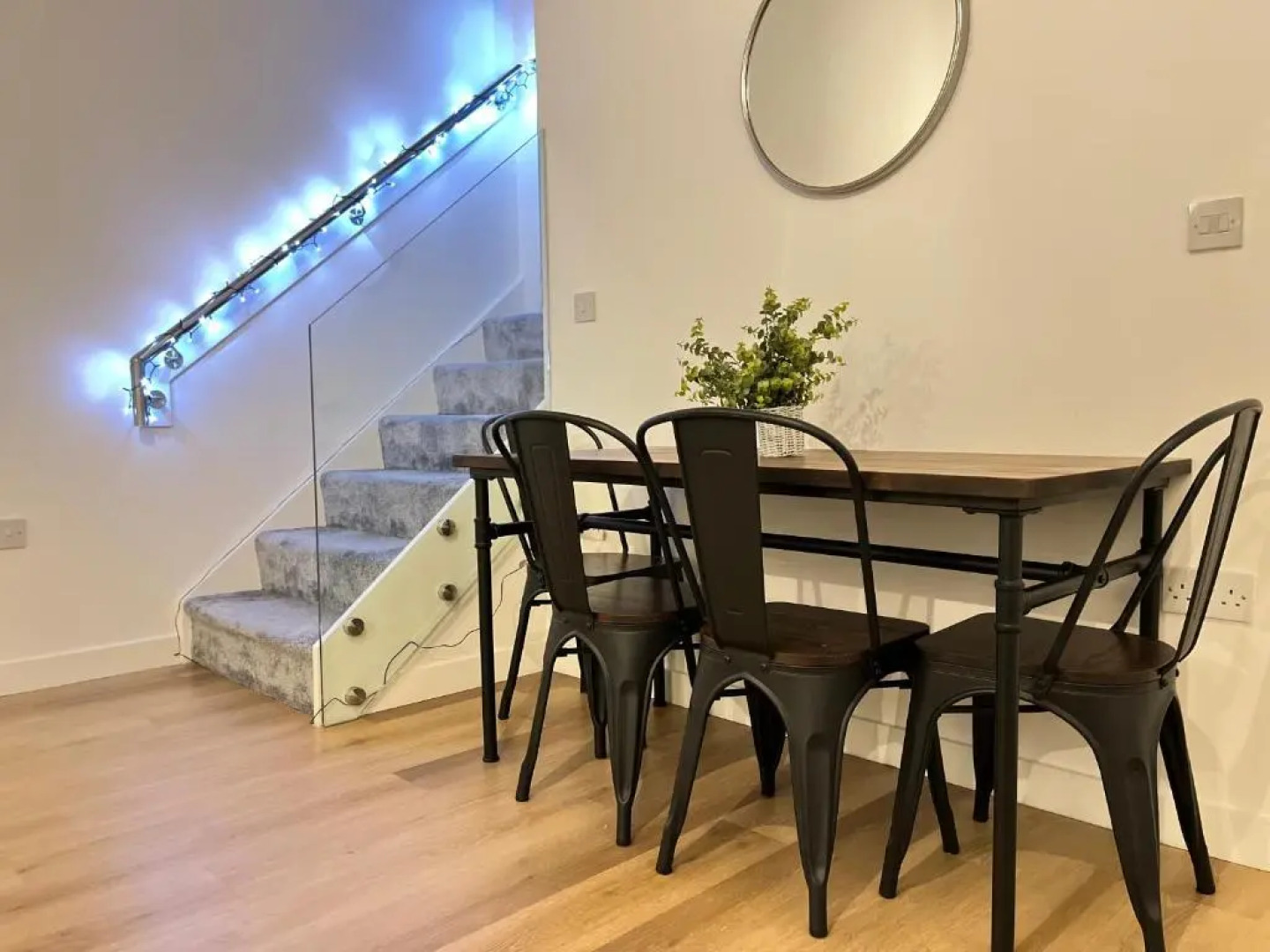 Duplex Apartments By Luxe Your Stays- Sandwell, West Bromwich