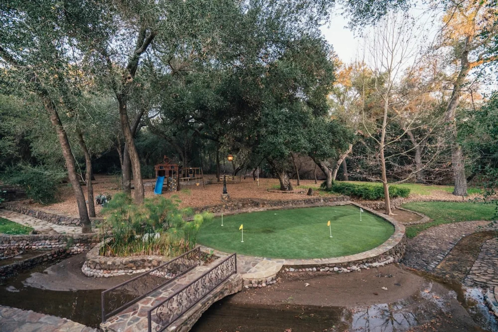 Oak Manor - Callaway