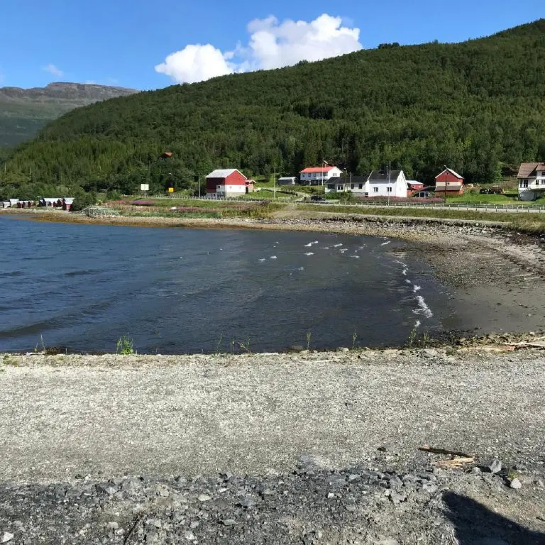 Løkvollstranda camping As