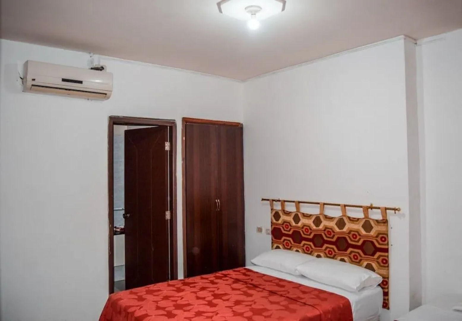 Hostal Humpback Internacional