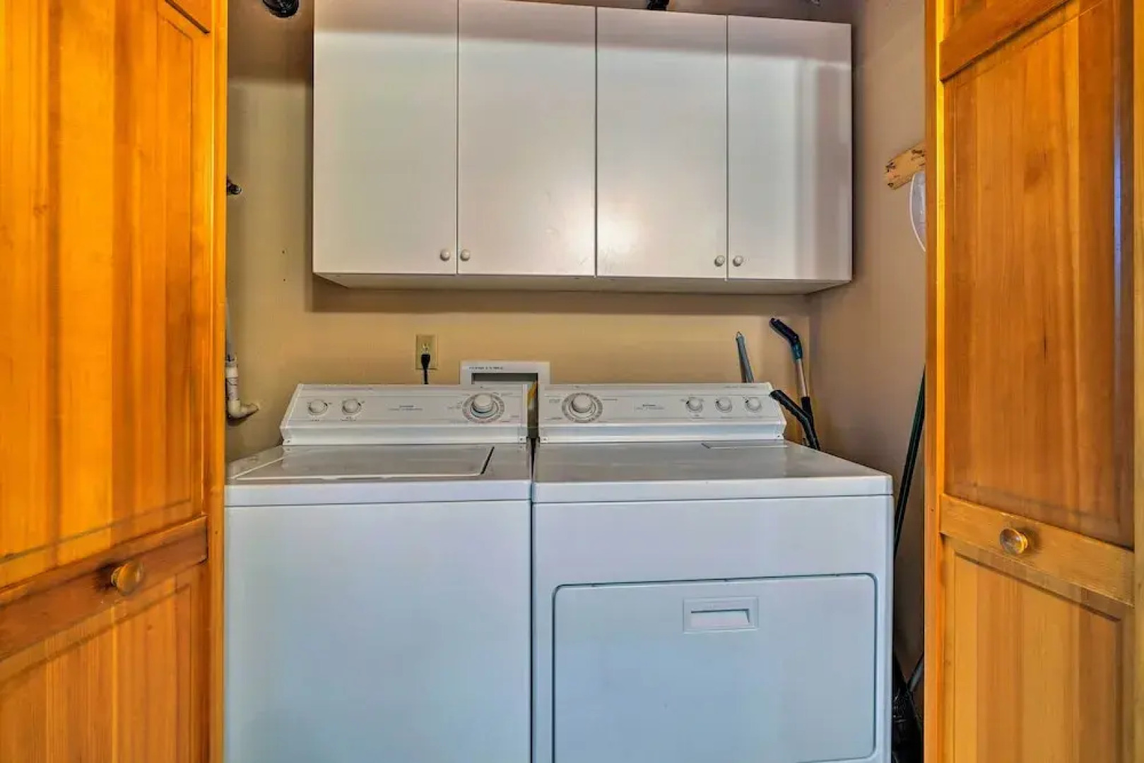 Leavenworth Cabin 3 Mi to Lake Wenatchee: Hot Tub!