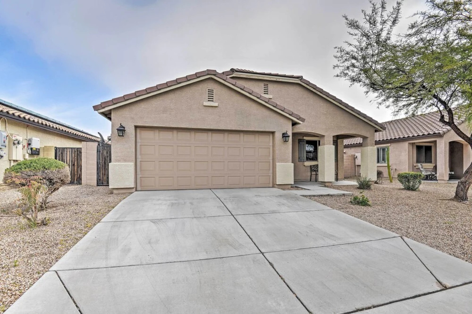 West Phoenix Home: Hike, Dine & Golf Nearby!