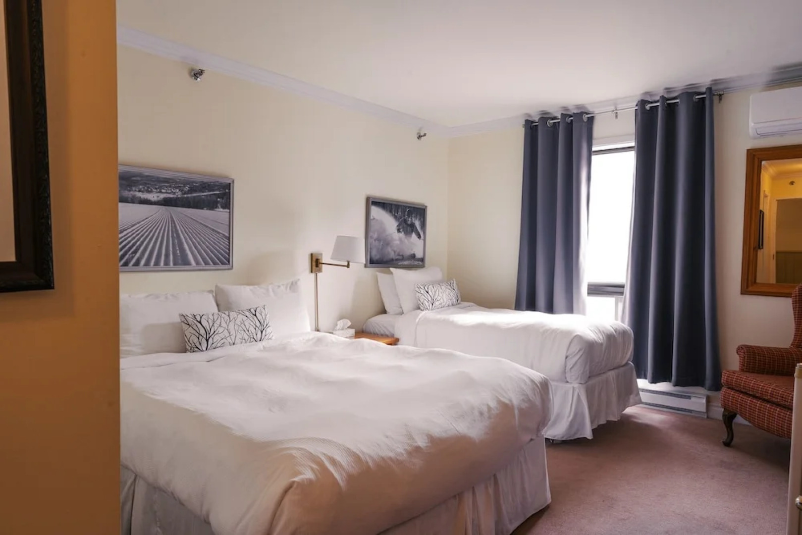 Mont Blanc Hotel & Condos