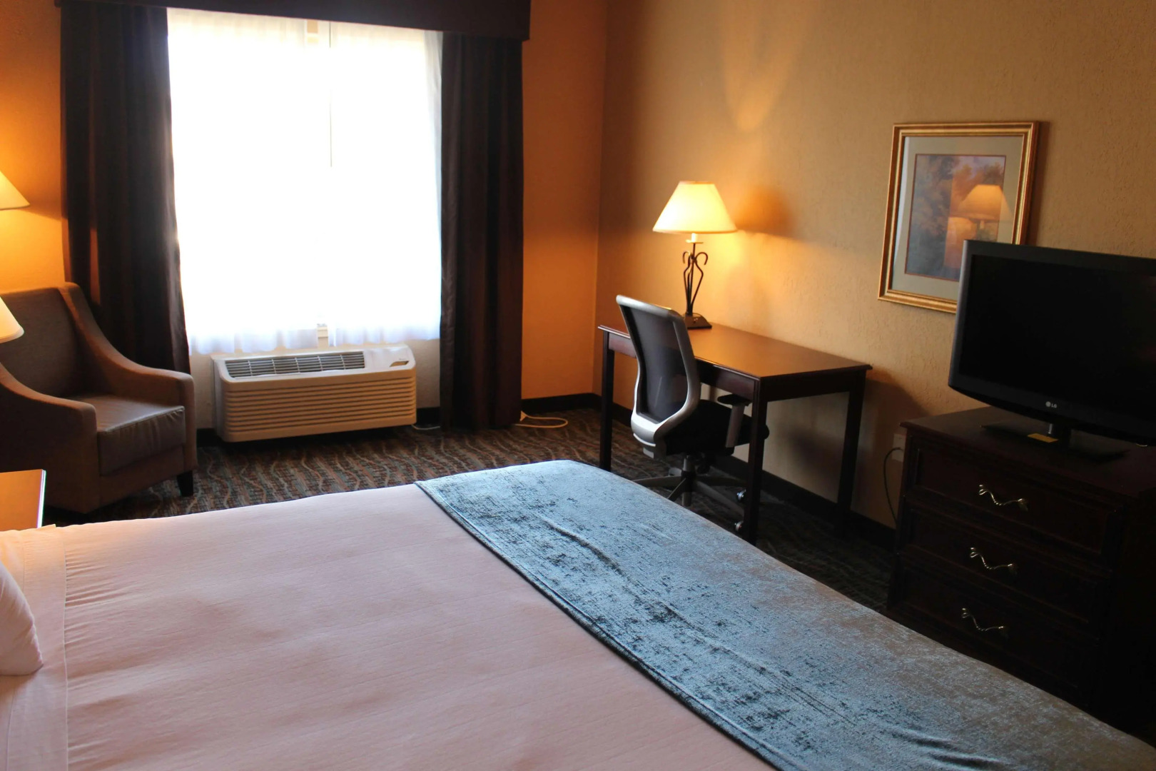 Best Western Holiday Manor