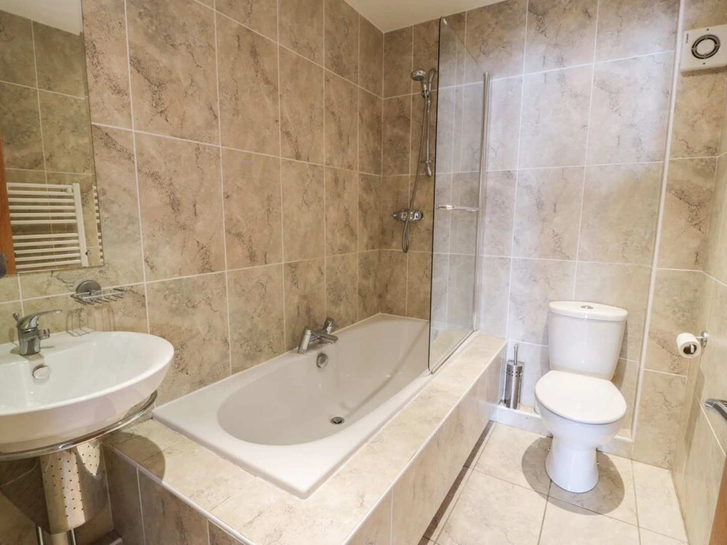 Penthouse 18, West End Point