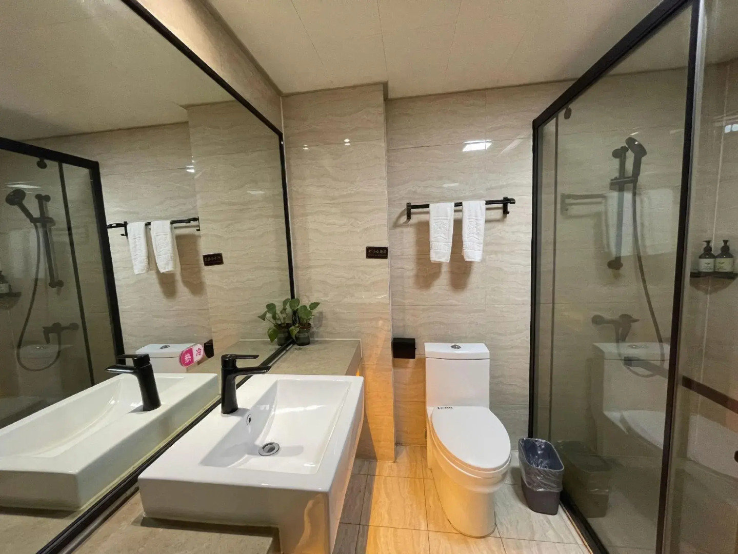 Huaihua Chenlong Mini Hotel (Hongxingqiao Branch)