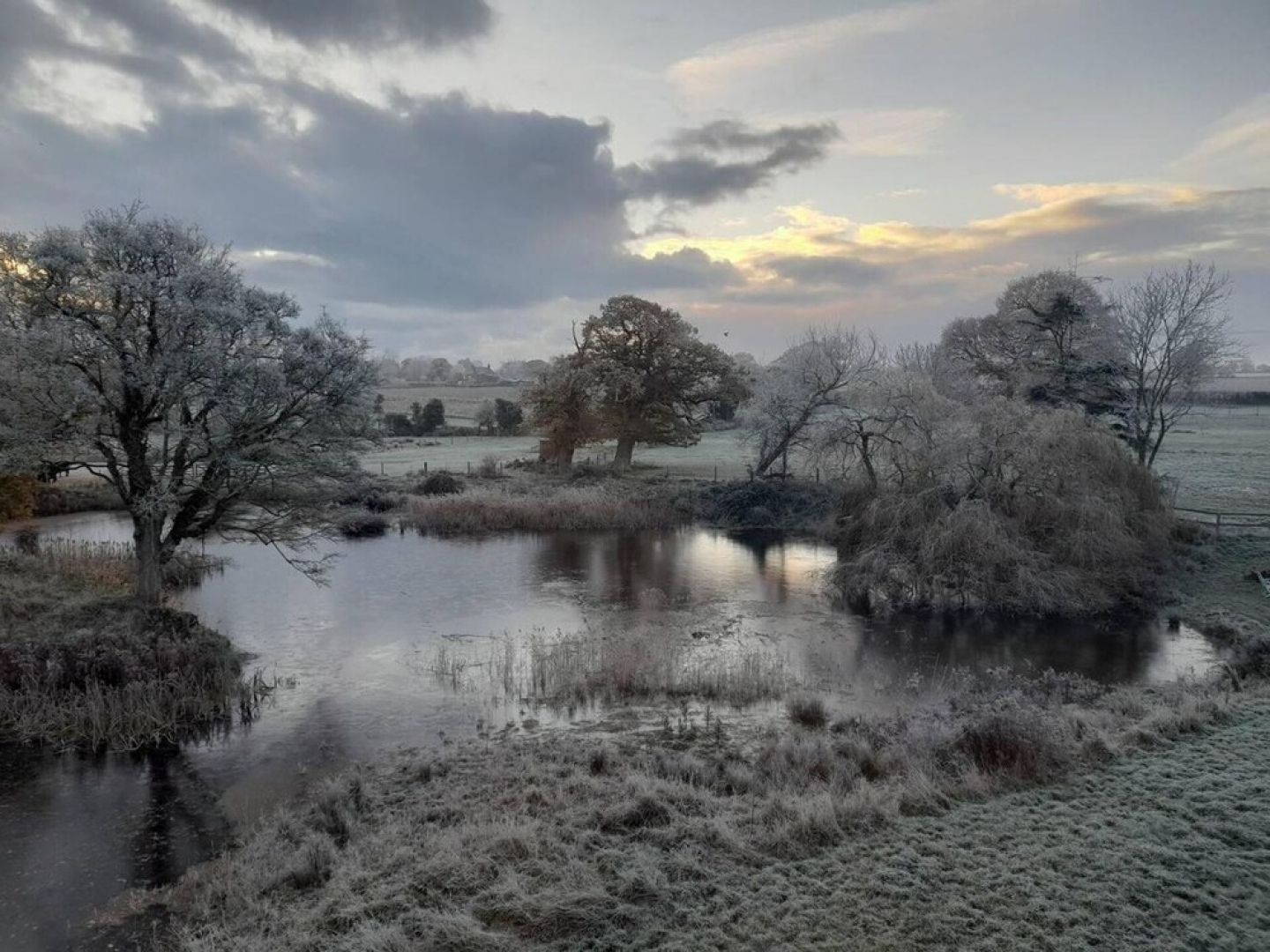 Simple Coastal Luxury Near Southwold Sleeps 10