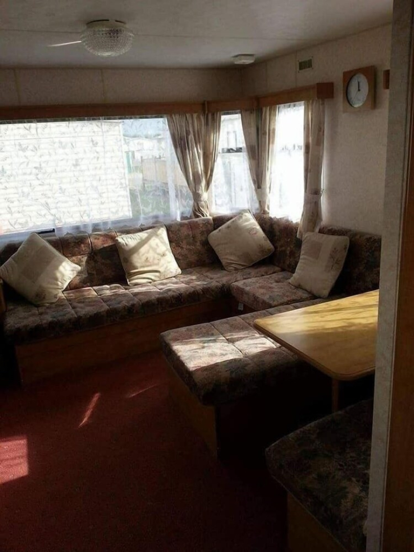 T & J's Caravan - Golden Palm