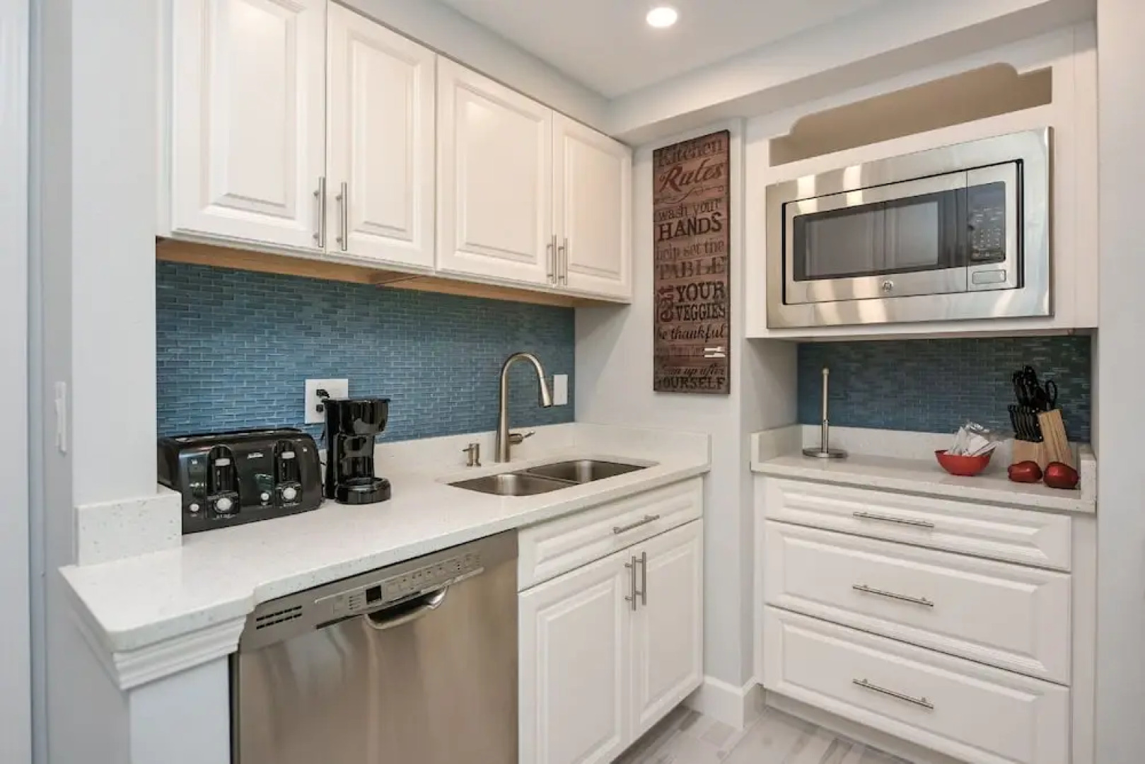 Bay Oaks by Beachside Management