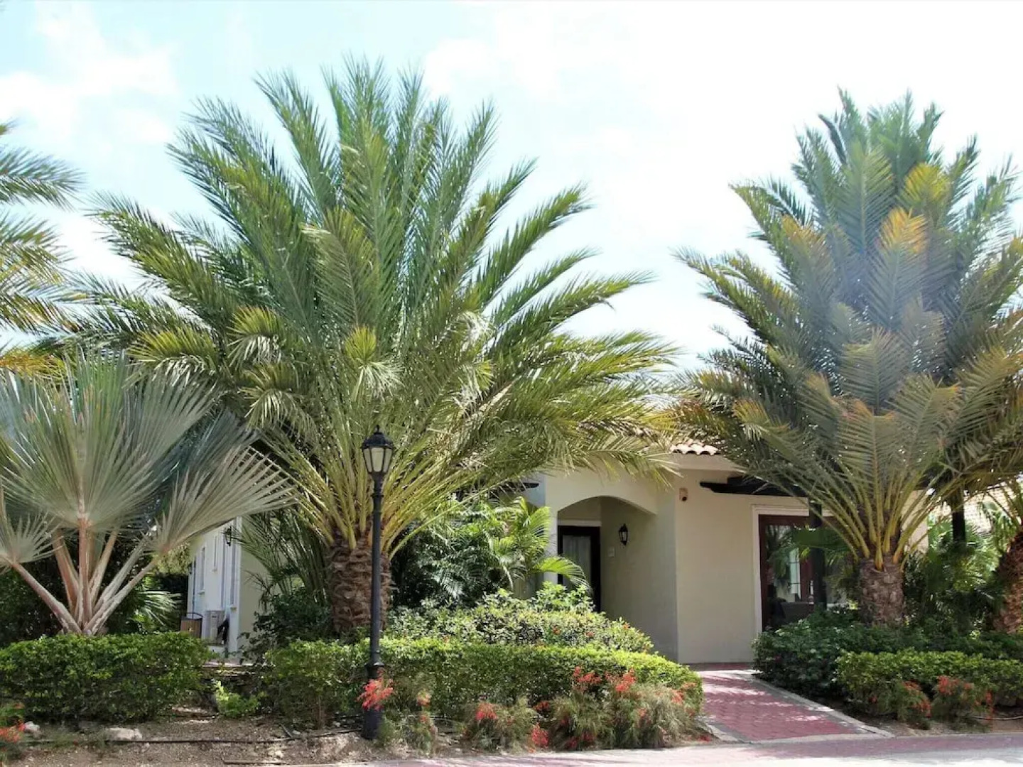 Modern Holiday Home Near Mambo Beach in Willemstad