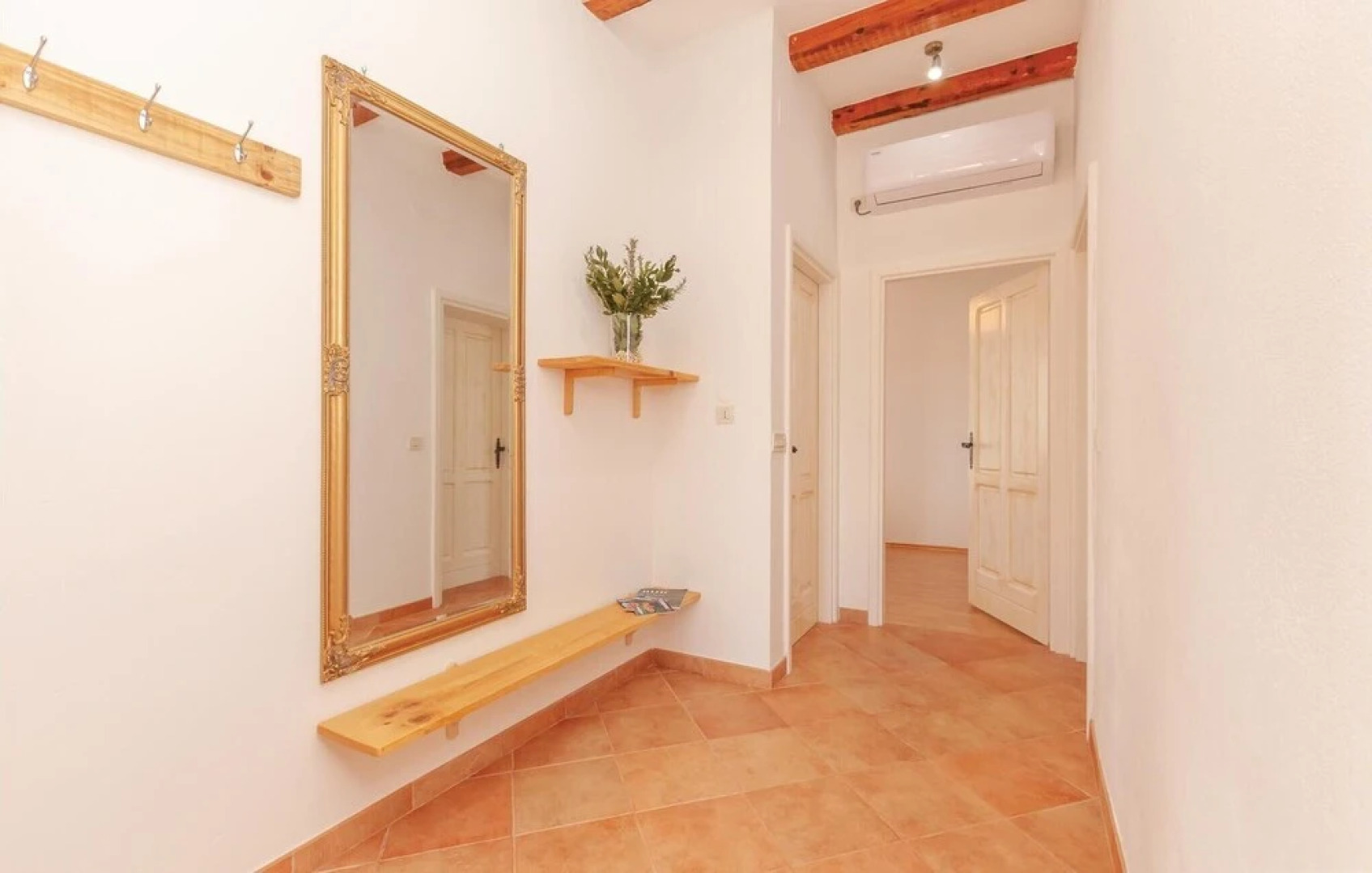 Stunning Home in Radonic With Wifi and 2 Bedrooms