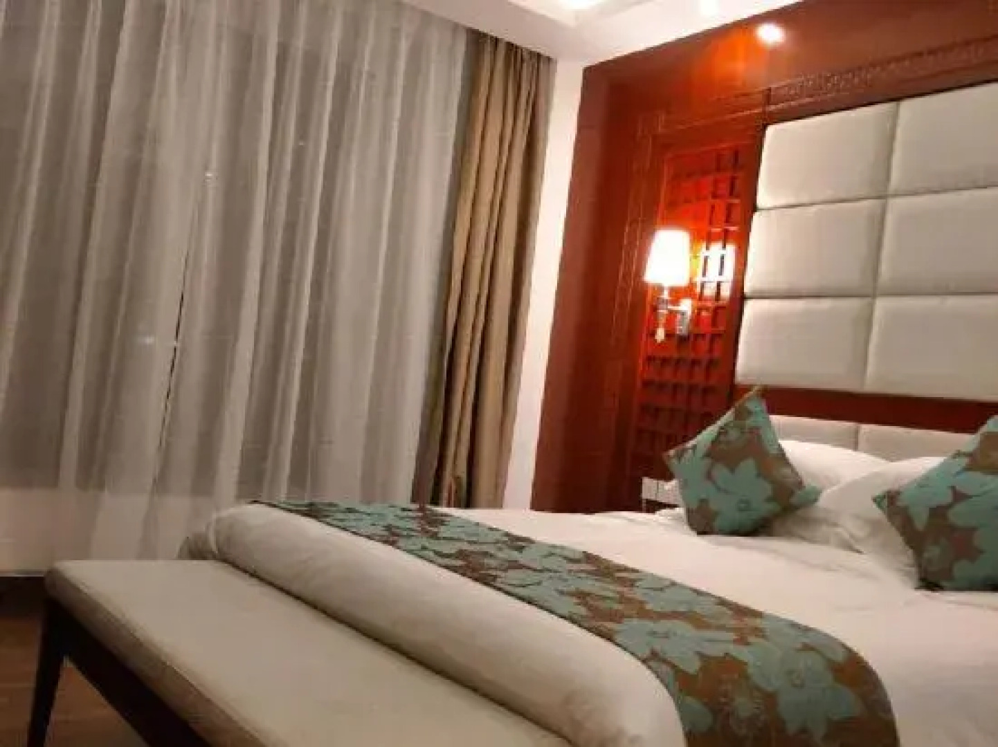 Dong Fang Ying Bin Hotel