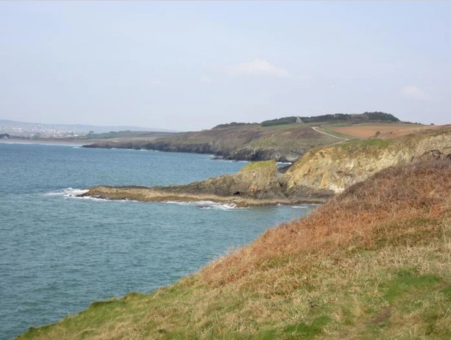 House With 3 Bedrooms in Plonévez-porzay, With Furnished Garden and Wi